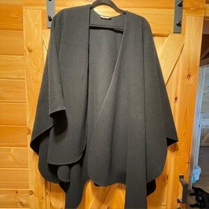 Vintage Vantana Italy black 100% wool Ruana Shawl